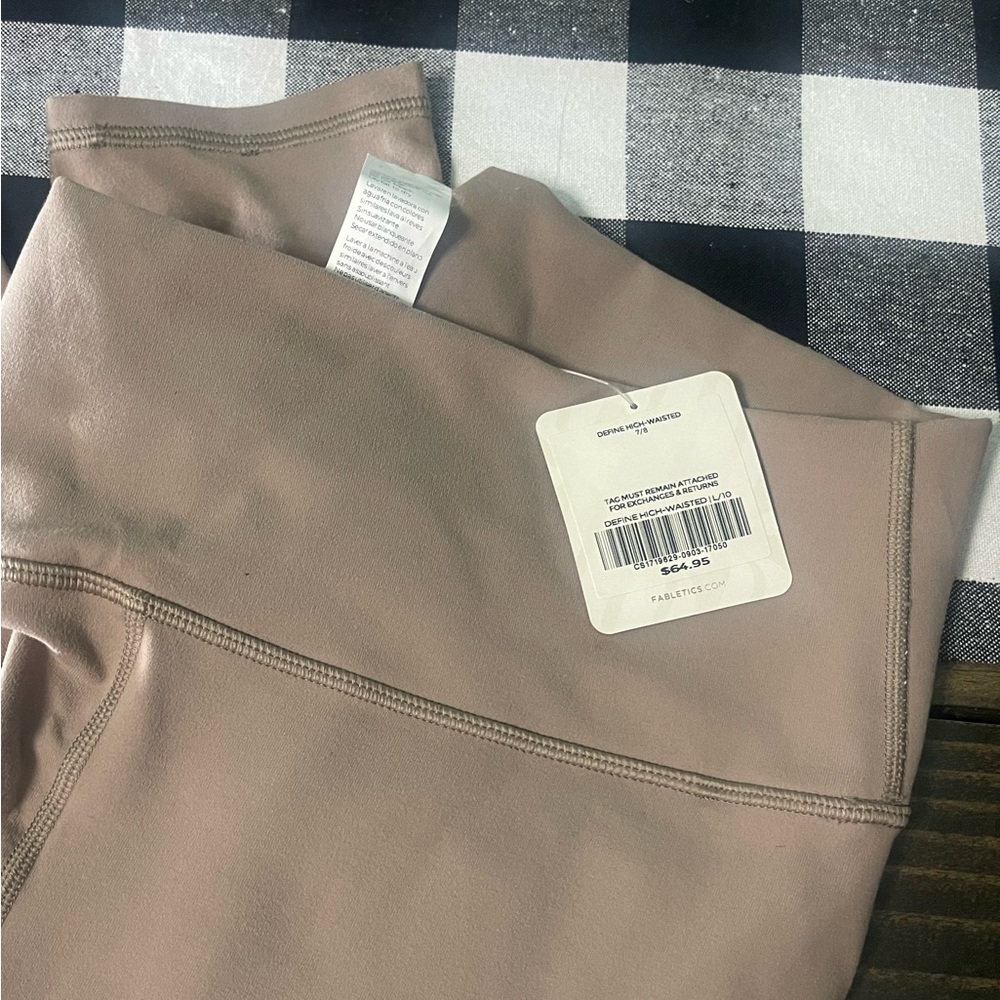 Fabletics 7/8 power leggings, new with tags!!!